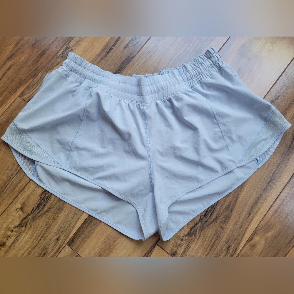 Women's Lululemon Hotty Hot Shorts 2.5"